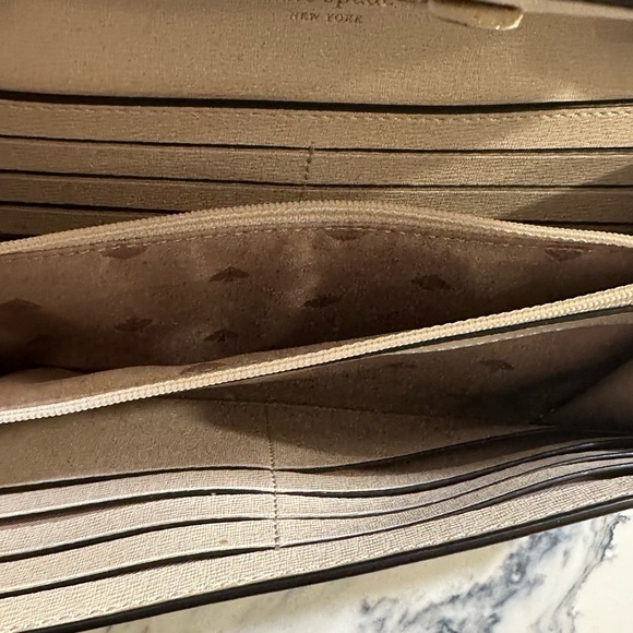 Kate Spade Wild Petal Embroidered Floral Crossbody Chain Wallet EUC - Picture 13 of 13